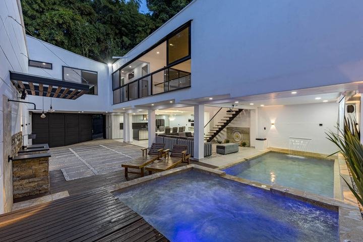 Cozy Retreat with Pool Envigado