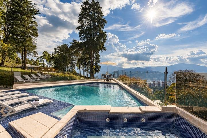 Experiences & concierge